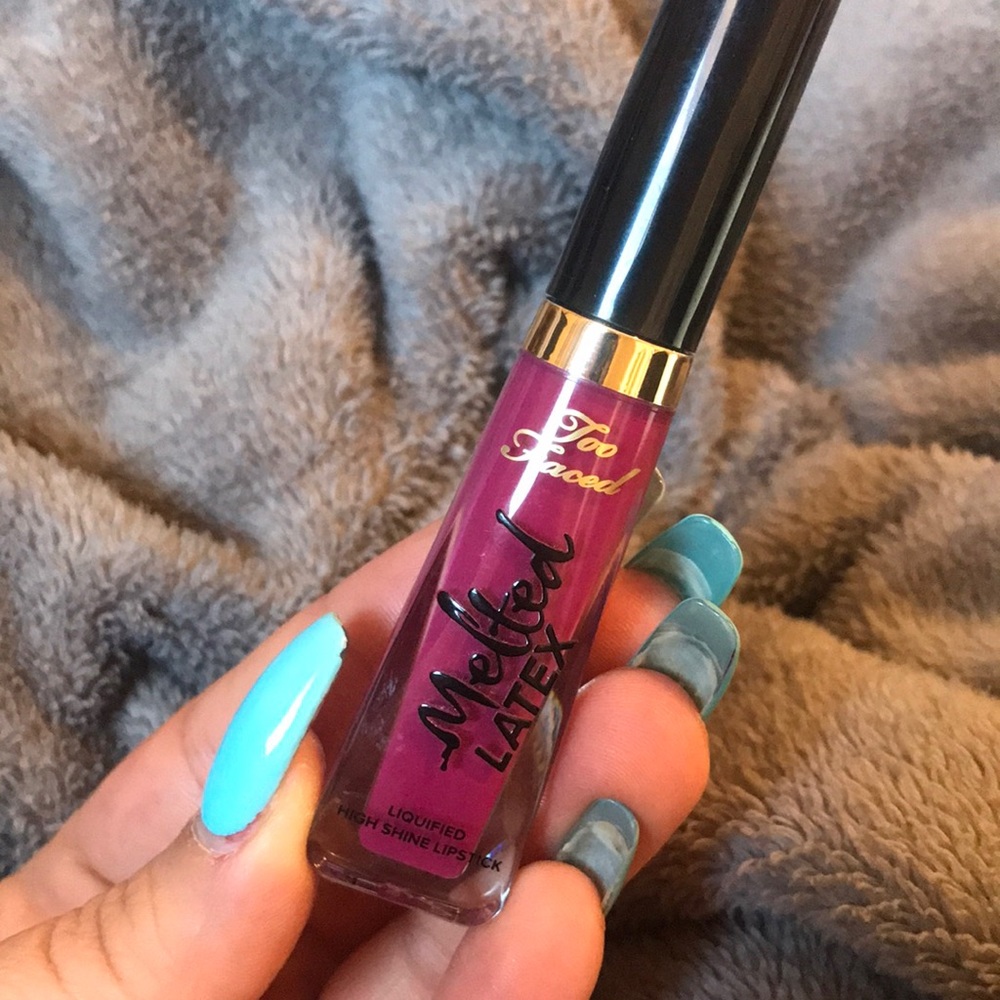 Too Faced Melted Latex High-Shine Liquid Lipstick - Deep Berry Pink